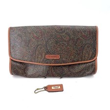 Borsa pochette e portachiavi