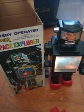 SUPER SPACE COMMANDER ROBOT VINTAGE ANNI 80 "SI ILLUMINA" NON SONO UN ESPERTO 