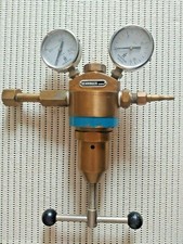 Riduttore pressione professionale per ossigeno a 2 manometri tipo 451 Behringer 