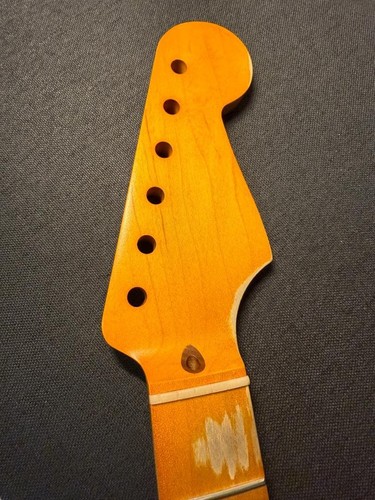 Stratocaster type neck - type,