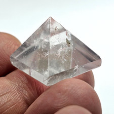 Pietra preziosa piramide di
