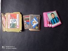 LOTTO DI 43 FIGURINE  + 20 SCUDETTI + 7 BUSTINE APERTE CALCIATORI PANINI 1967-68