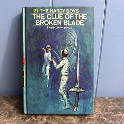 Hardy boys the clue of - -,