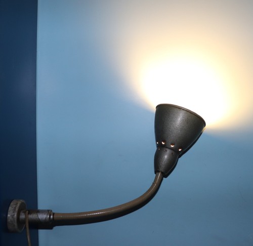 Vecchia lampada industriale