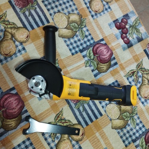 Dewalt brushless 20v max - brushless,