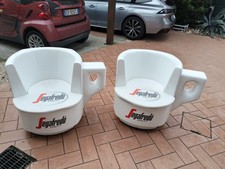 Poltrone a forma di tazza di caffè