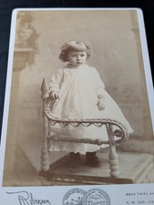 1890 Cabinet Card- Foto by W A