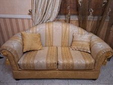 2 Divani 2 Posti Stile Classico/barocco E Cuscini, In Regalo 2 Tende Abbinate 