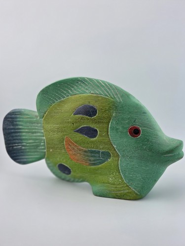 Pesci legno intagliato a - pesci,