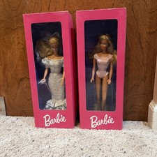 Lotto di 2 Barbie fuori