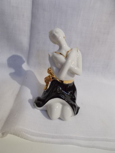 Statuina giovane donna - statuina,
