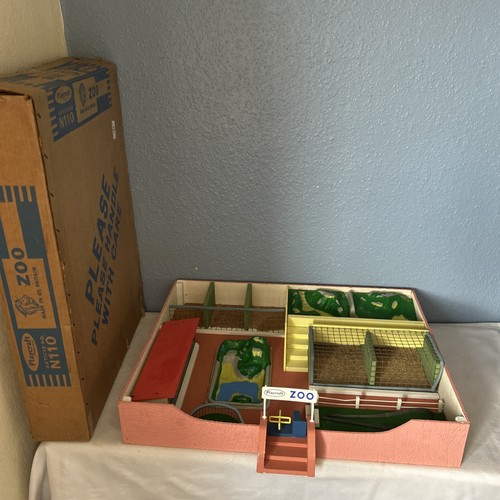 Playcraft zoo play set vintage - zoo,