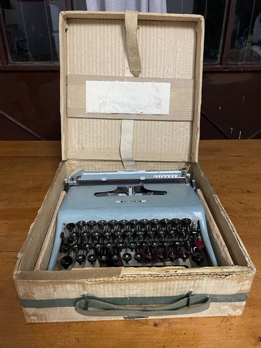Macchina scrivere olivetti - da,