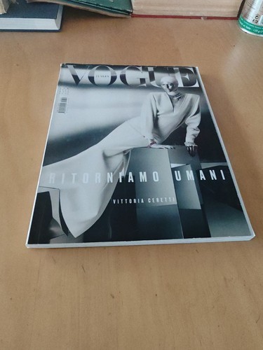 Vogue italia magazine - vogue, april
