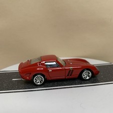 Hot Wheels Garage Serie 5/6 Ferrari 250 GTO Rosso Corsa Rosso con RR Scala 1:64 NM