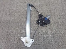 Regolatore porta anteriore destra Toyota Yaris 2021 85710K0070 [Usato] [PA116531075]