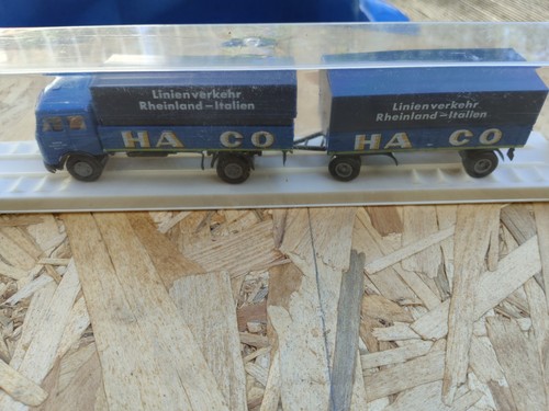 Autocarro con rimorchio