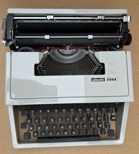 Macchina da scrivere Olivetti