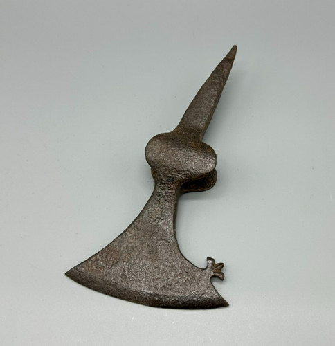 Reperto archeologico ascia - archeologico,, da