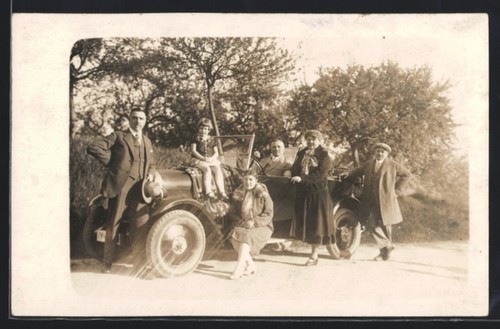 Cartolina fotografica auto con