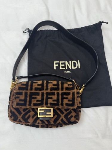 Baguette media fendi shearling - baguette,
