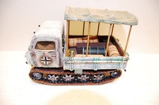 vecchio veicolo militare