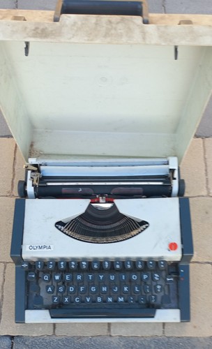 Olympia jugoslavia typewriter - jugoslavia,