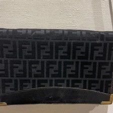 Pochette Fendi logo pelle nera