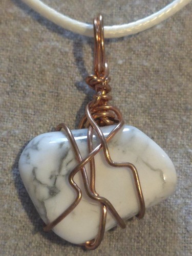 Ciondolo howlite collana di - ciondolo,