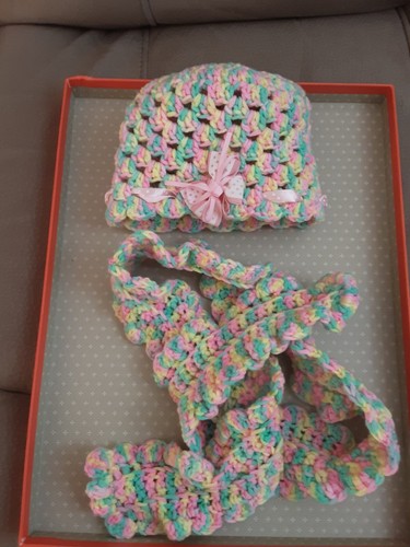 Cappellino sciarpina neonata - cappellino,