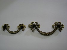 M0429 MANIGLIETTA OTTONE PENDENTE BRONZO 115X50 RESTAURO MOBILE ANTICO VECCHIO