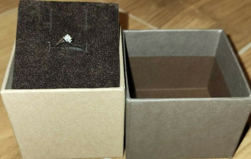 Anello solitario con - , diamante