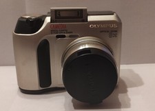 Macchina fotografica digitale CAMEDIA OLYMPUS C-720 - 8X con borsa e 3 memorie