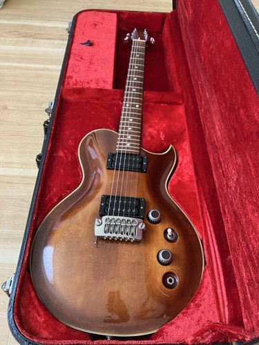 Chitarra elettrica aria pro - aria,