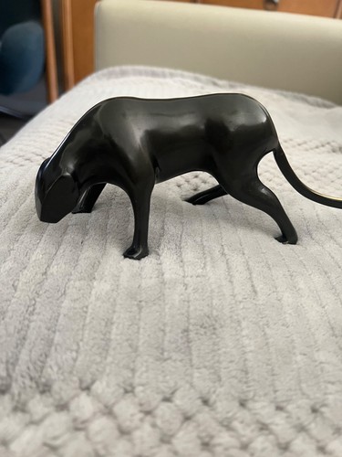 Scultura pantera nera