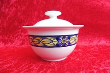 Bella ciotola con coperchio