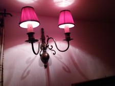 coppia applique in ottone paralumi rosso pompeiano abbinabile a lampadario 