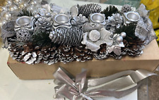 CENTROTAVOLA PORTA CANDELE CON DECORAZIONI NATALIZIE CON PIGNE