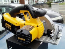 DEWALT DC300 Li-ION 36V SEGA CIRCOLARE SOLO UNITÀ NUDA