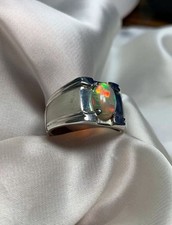 Anello in vero opale nero con