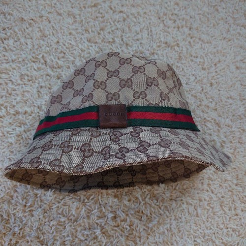 Cappello secchiello modello - a,