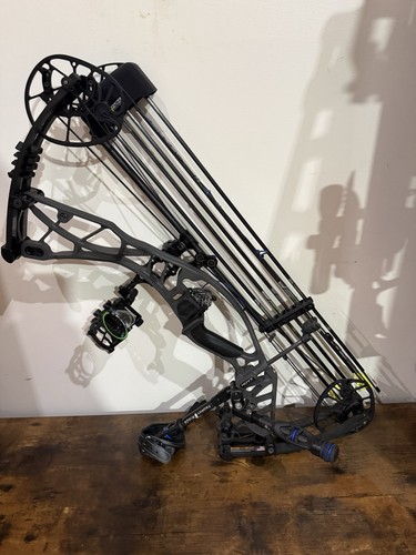 Hoyt axius right - axius,