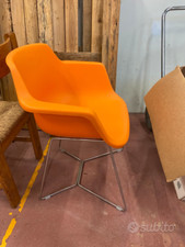 Sedia poltroncina seduta design scandinavo moderno arancio arancione 100145