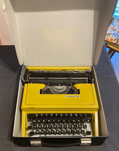 Maccchina scrivere olivetti - da,
