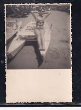 Fotografia Foto Donna al Mare su Pattino KK4177