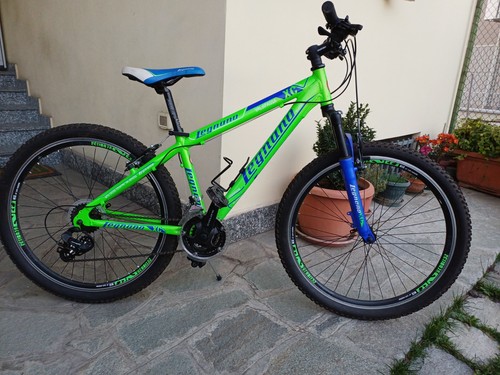 Bicicletta mountainbike - , in