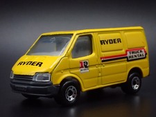 Modello Diorama Diecast Ford Transit Van Ryder Noleggio Camion Giallo 1:64