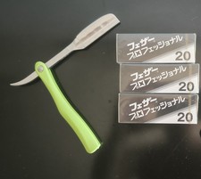 Razor Feather Artist Club SS