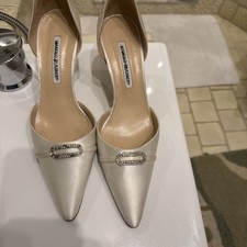 manolo blahnik 39.5 Ivory Silk