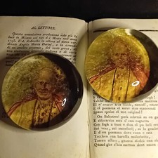 Due fermacarte in vetro